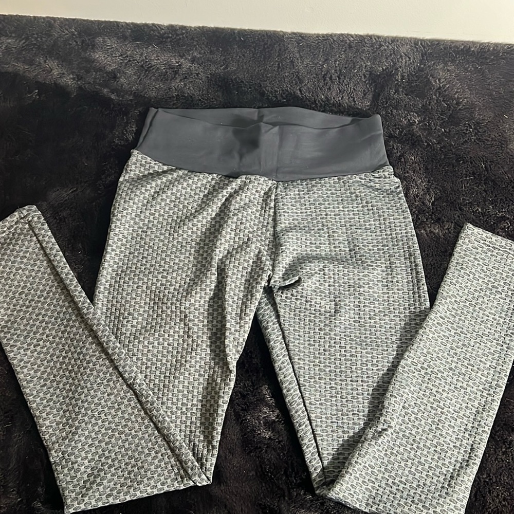 High waisted scrunch booty lifting leggings